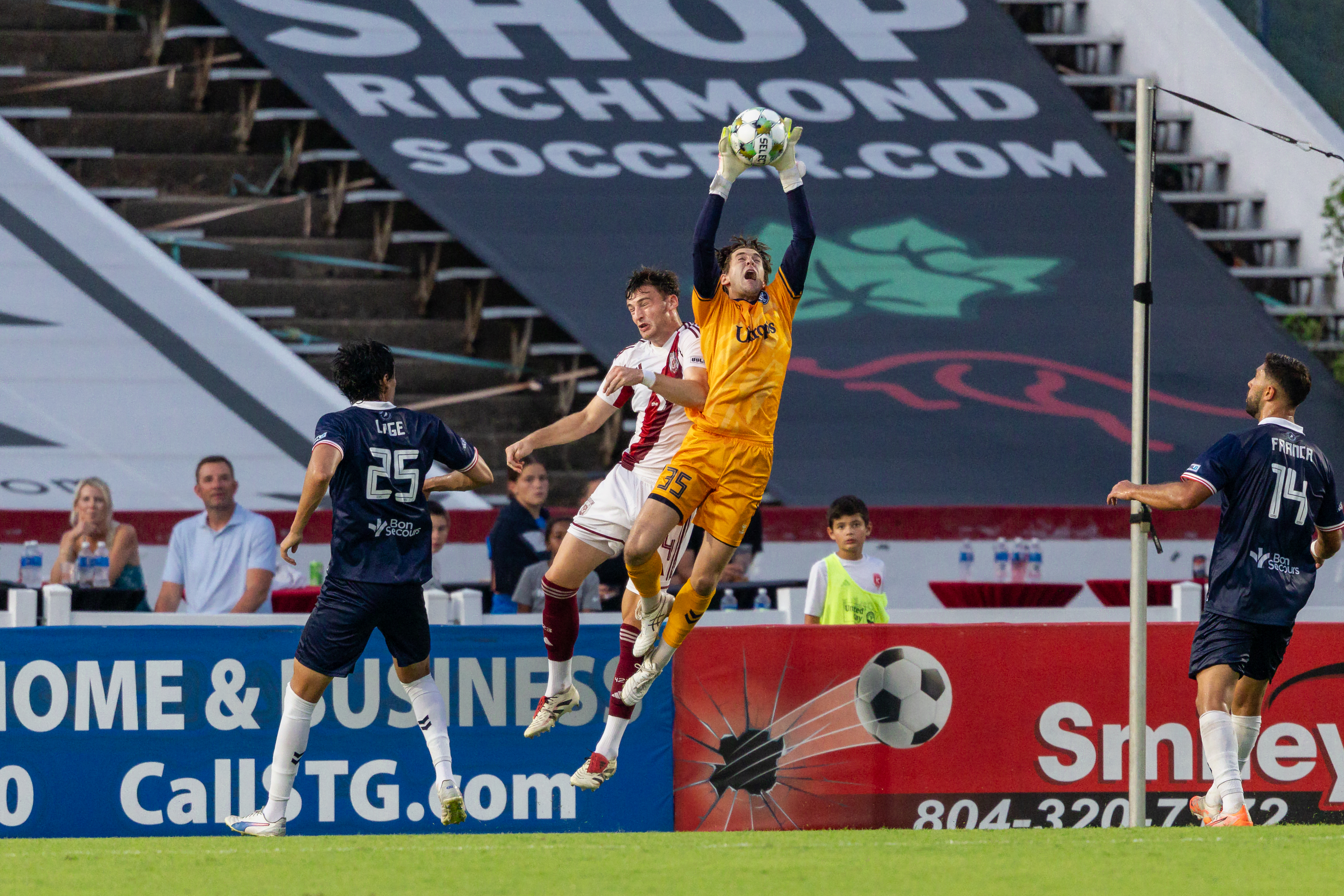 Kickers hold even through first 70, ultimately fall 0-2 to Chattanooga featured image